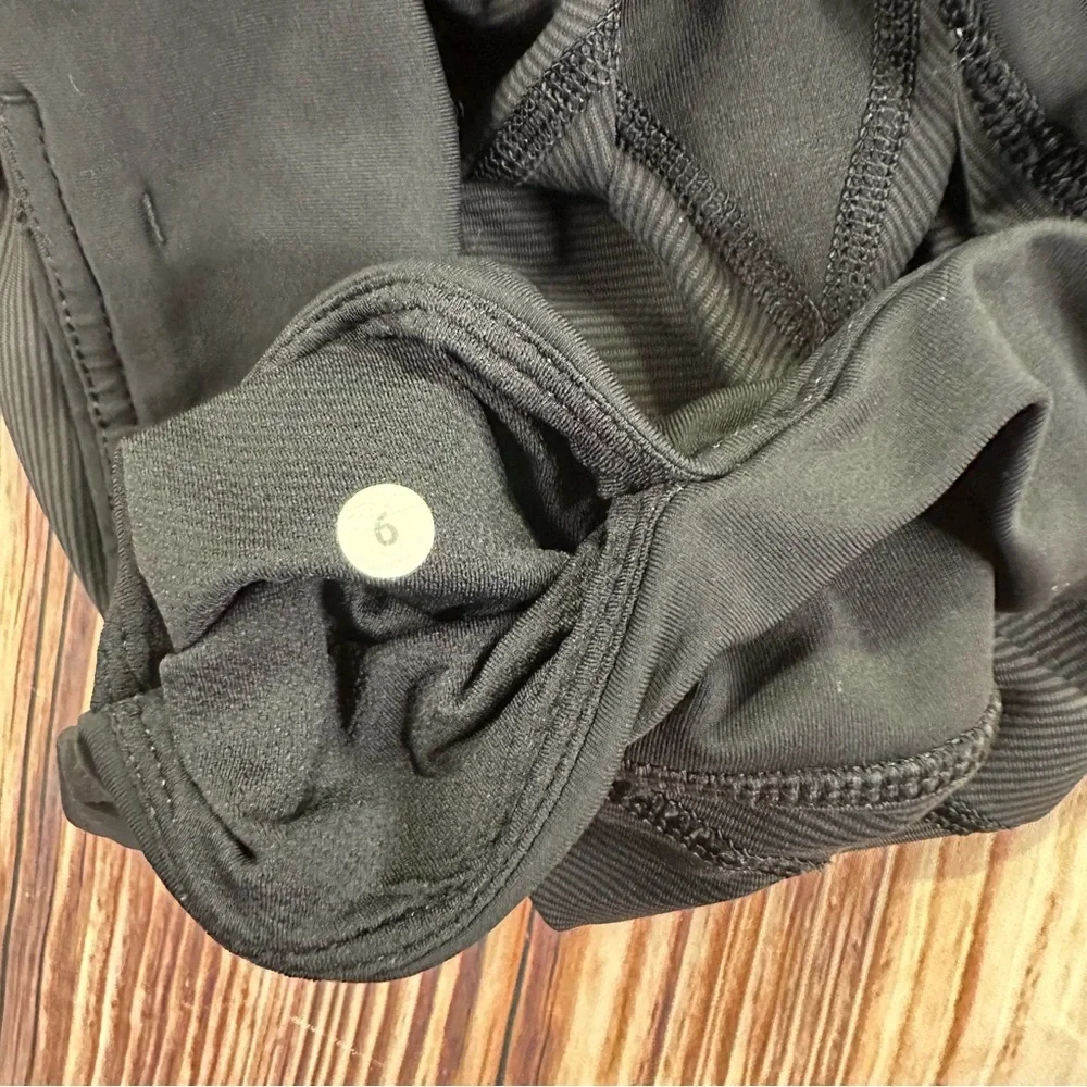 Lululemon Athletica Women’s Cut The Crop Leggings in Black Size 6